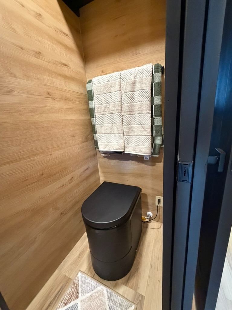 Modern Off-Grid Bathroom Suite